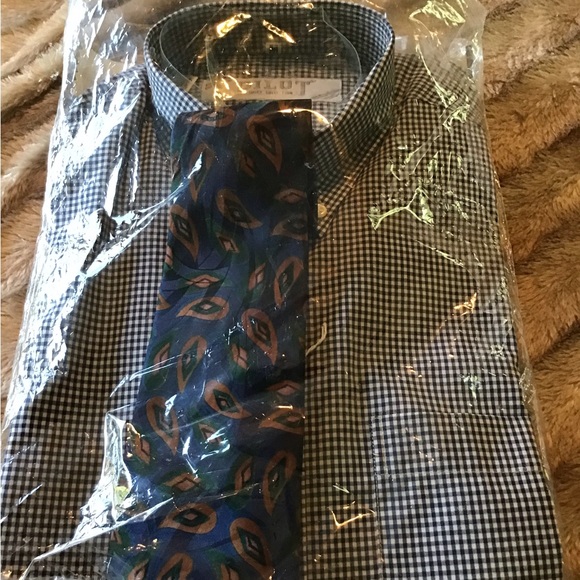 Men's Button down shirt & silk tie. - Picture 2 of 5